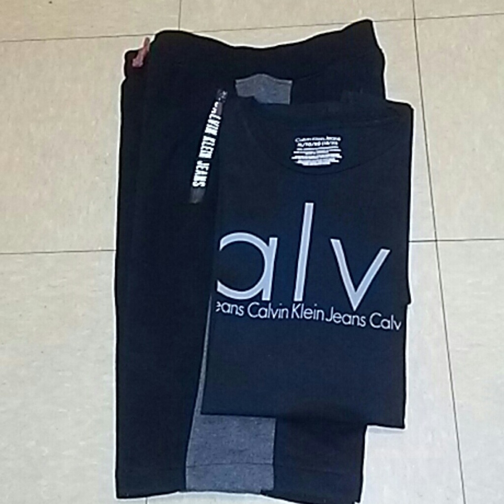 Calvin klein set pants14/16 shirt 18/20